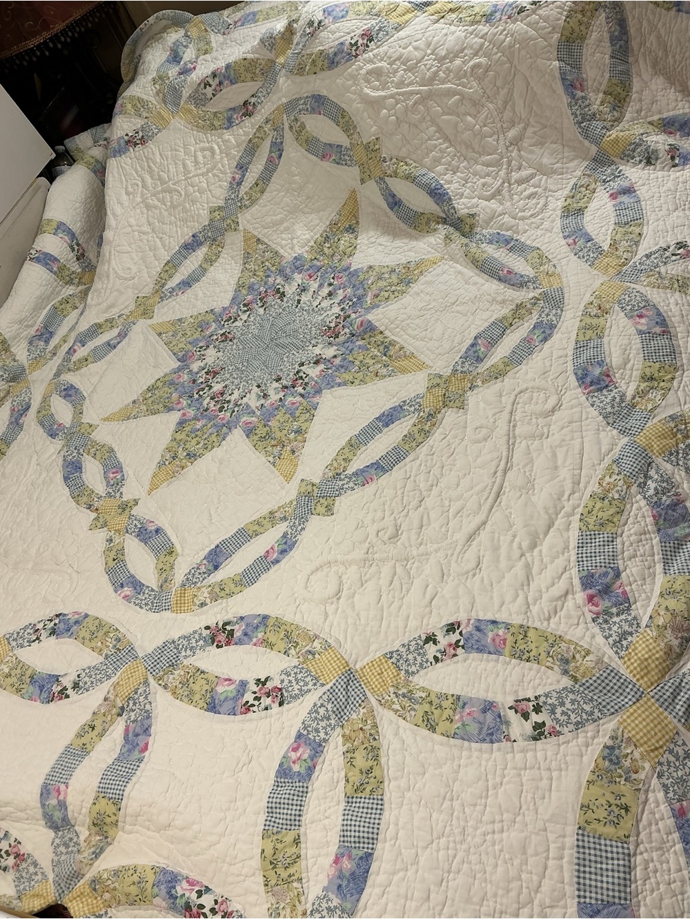 Vintage-Inspired Cream Patchwork Quilted Bedspread with Pastel Floral Rings